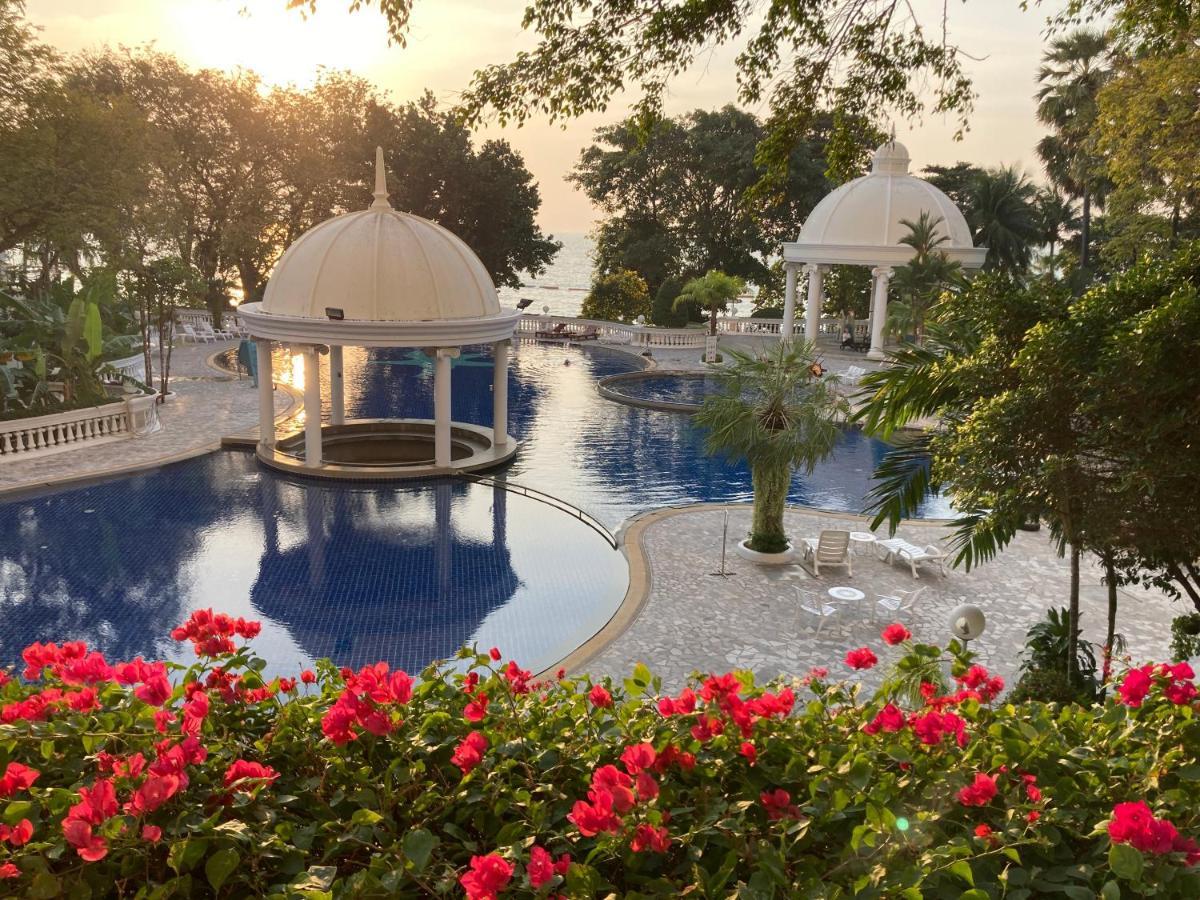Sky Beach Beachfront Патая Екстериор снимка